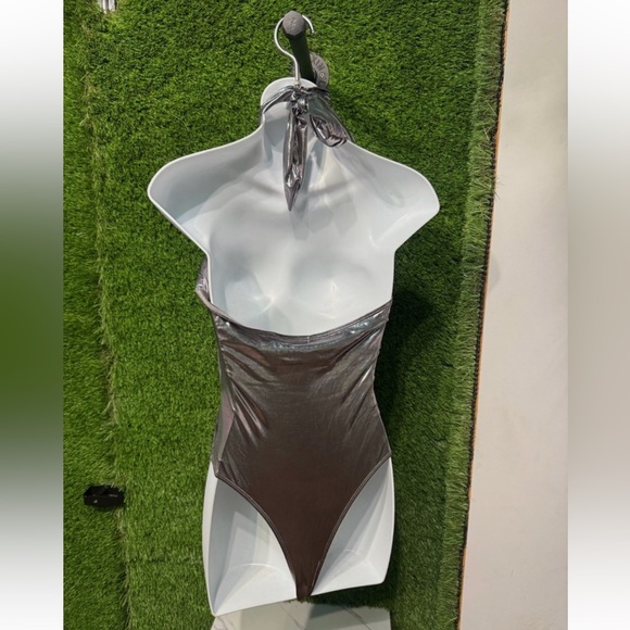 Metallic swimsuit , Fashion Nova size s - Picture 2 of 3